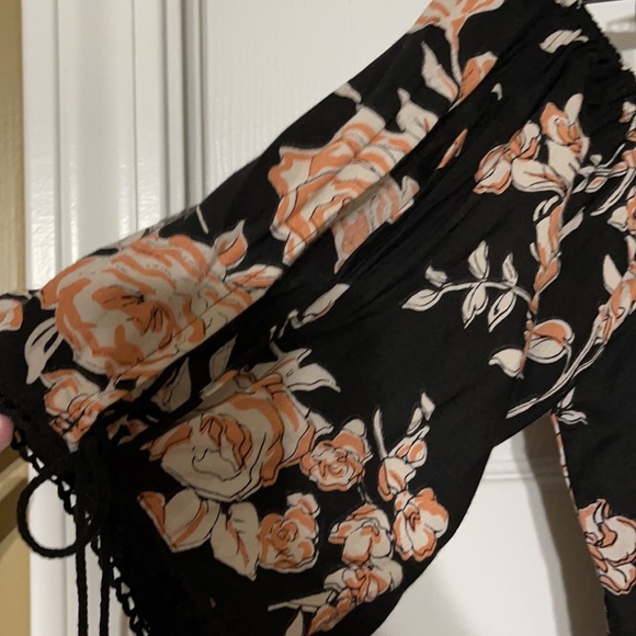 NWT beautiful women’s romper S - Picture 4 of 9